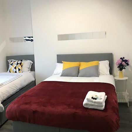 Norton Road Villa Стоктън он Тийс Екстериор снимка